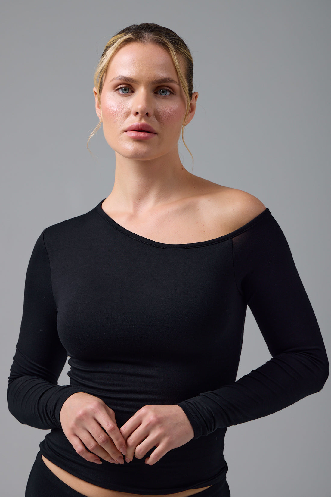 SERENE - ASİMETRİK TEK OMUZ DETAY T-SHIRT - SİYAH