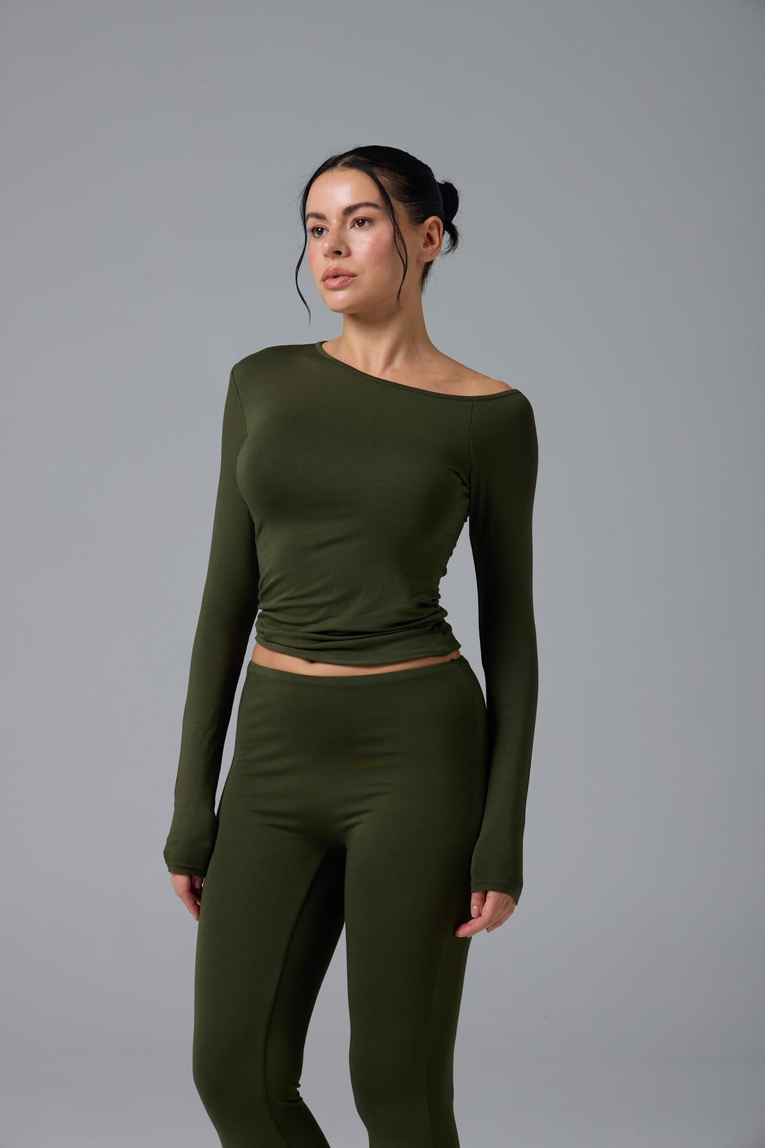 SERENE - ASİMETRİK TEK OMUZ DETAY T-SHIRT - GREEN OLIVE