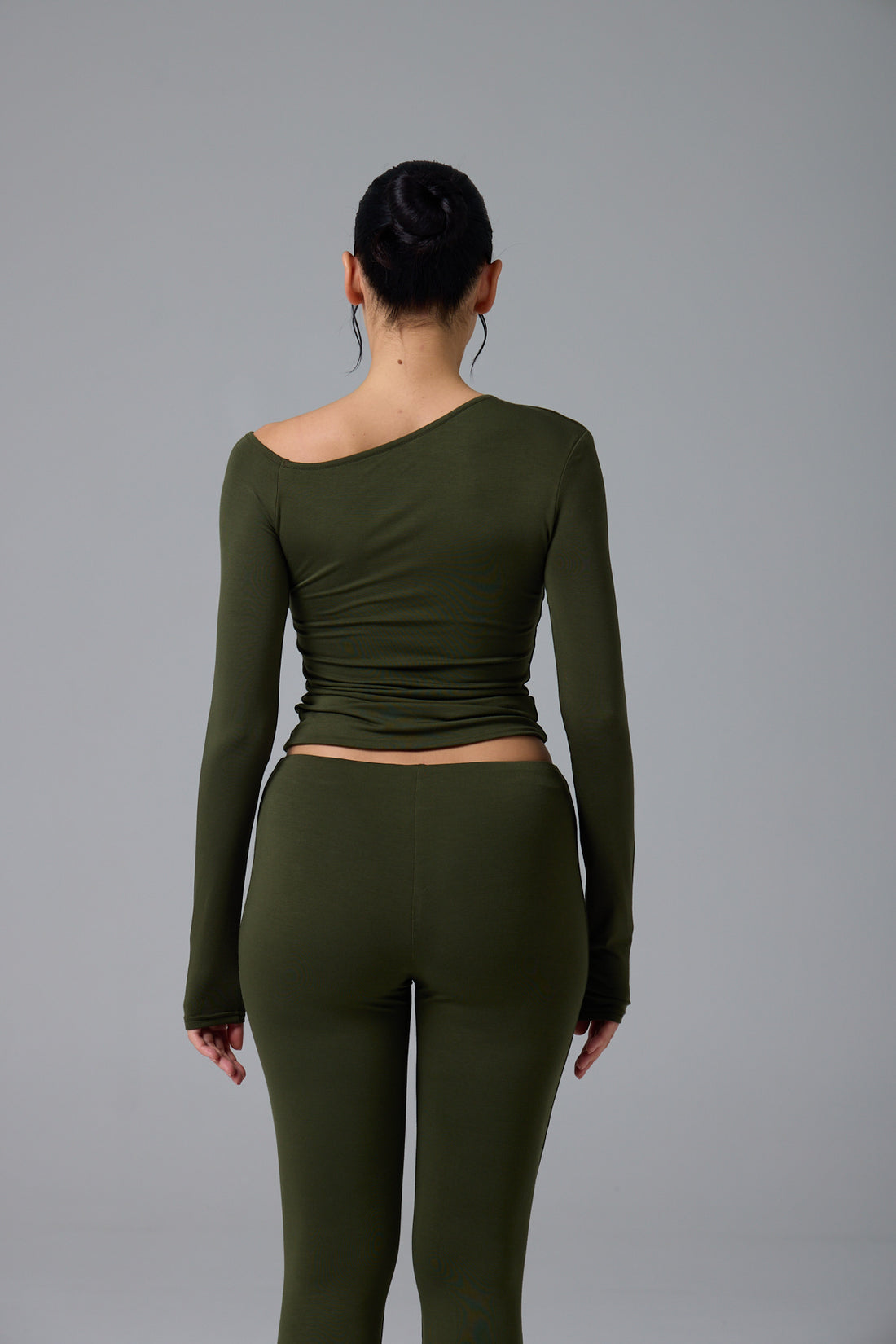 SERENE - ASİMETRİK TEK OMUZ DETAY T-SHIRT - GREEN OLIVE