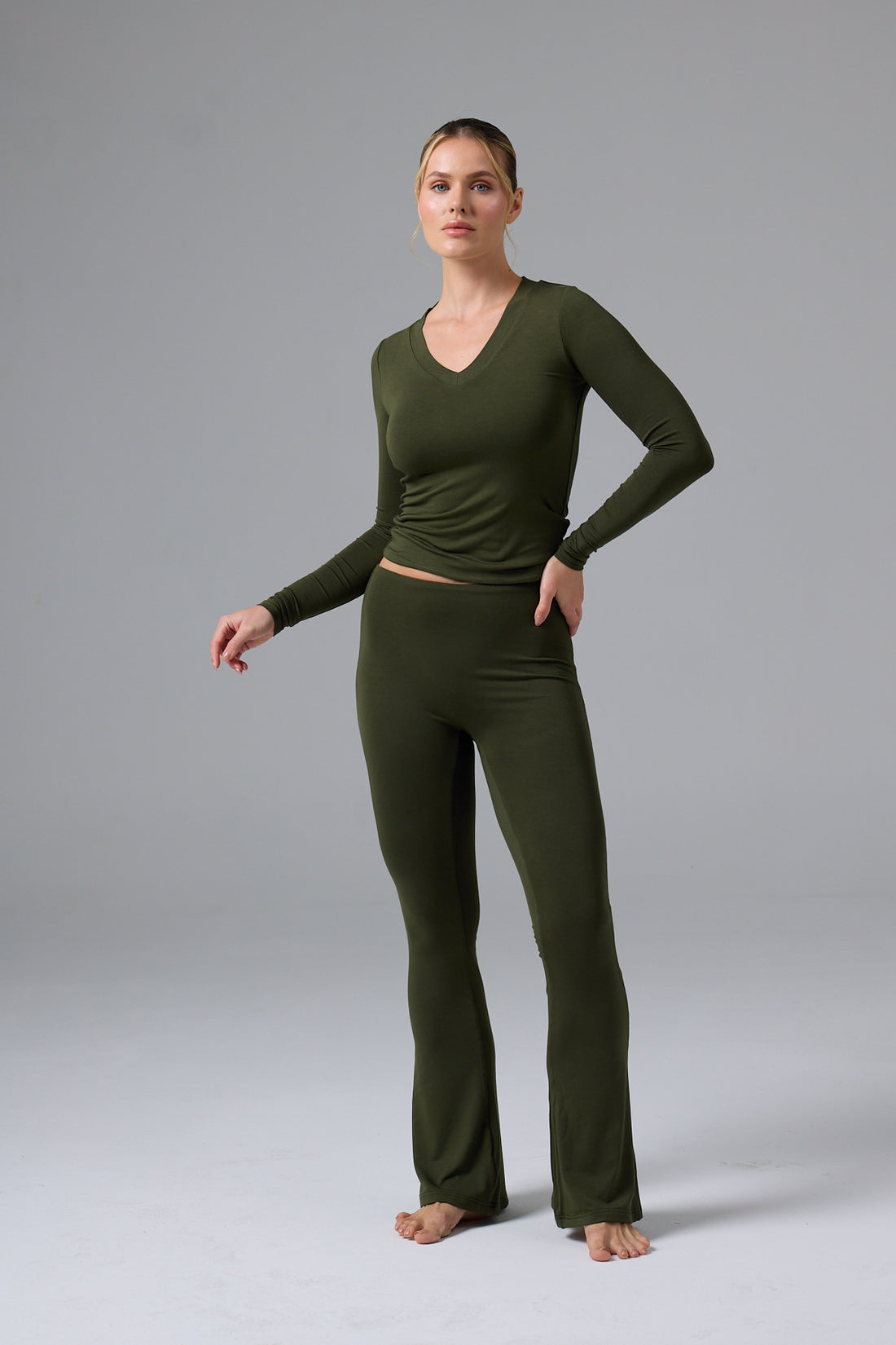 V YAKA UZUN KOL T-SHİRT - GREEN OLIVE