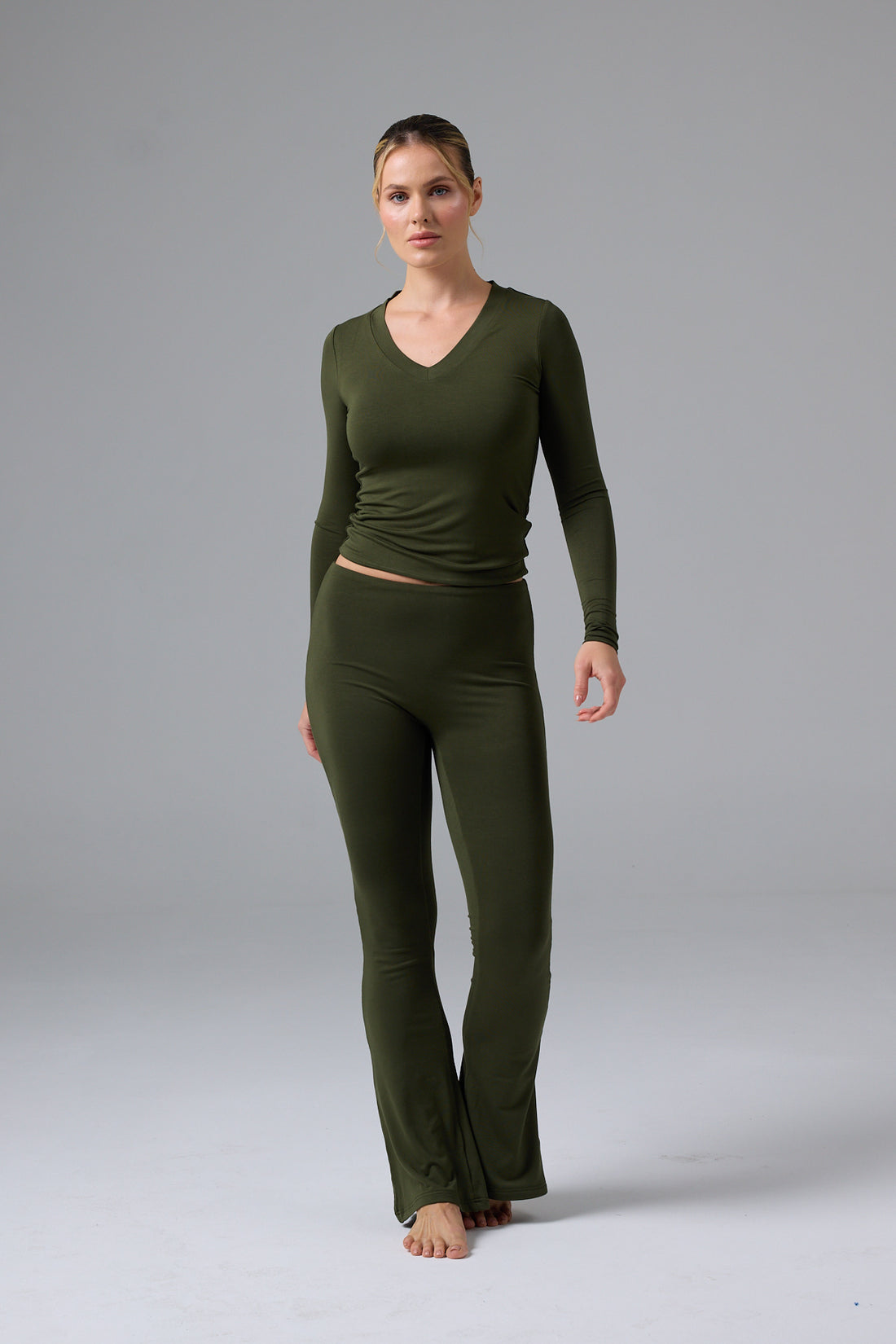 V YAKA UZUN KOL T-SHİRT - GREEN OLIVE