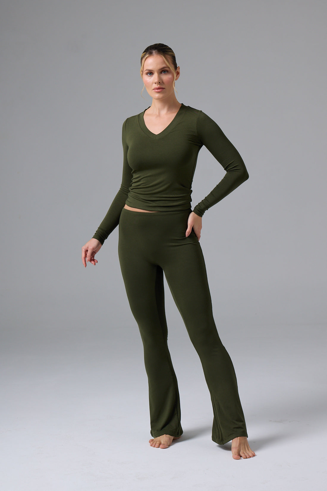 V YAKA UZUN KOL T-SHİRT - GREEN OLIVE