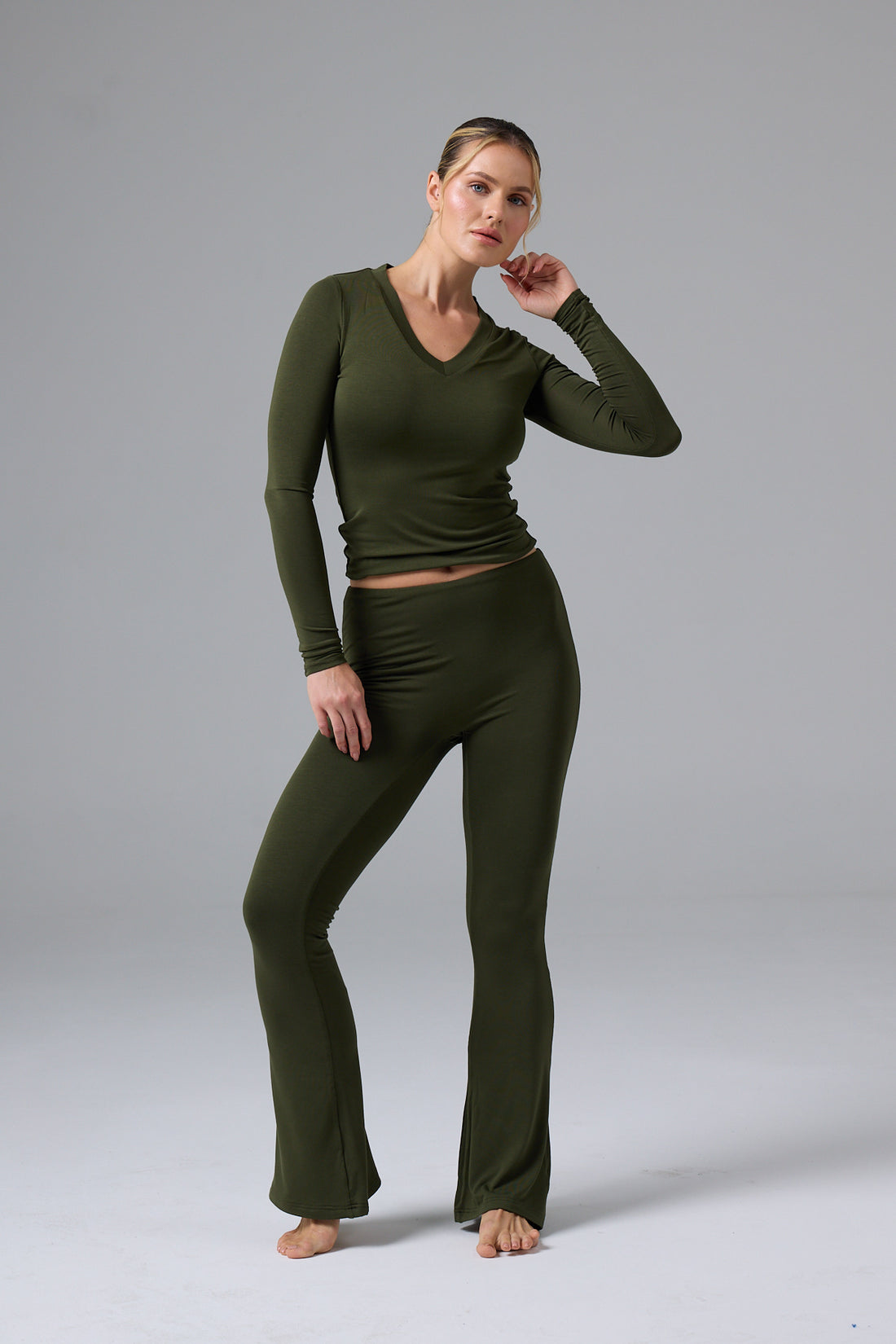 V YAKA UZUN KOL T-SHİRT - GREEN OLIVE