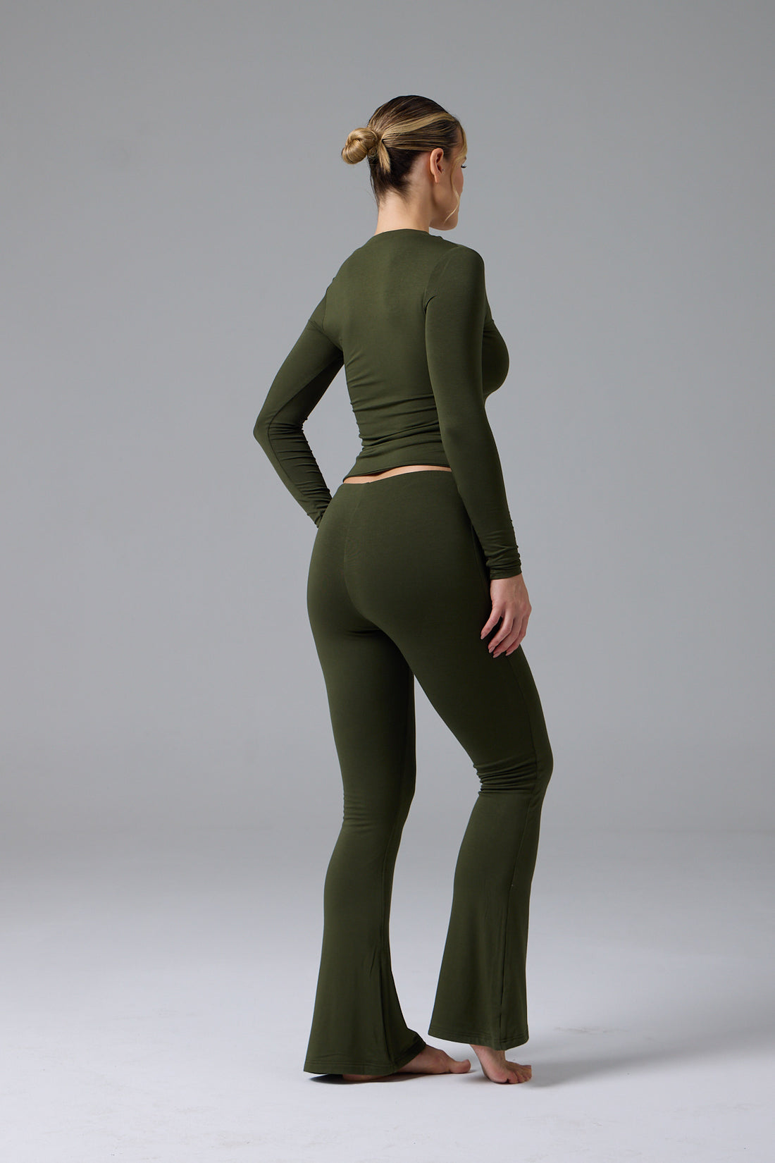 V YAKA UZUN KOL T-SHİRT - GREEN OLIVE