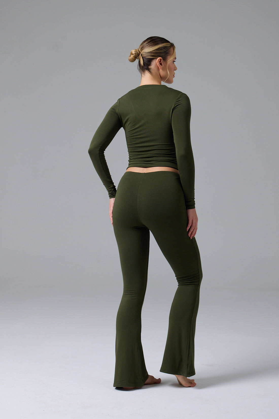 V YAKA UZUN KOL T-SHİRT - GREEN OLIVE
