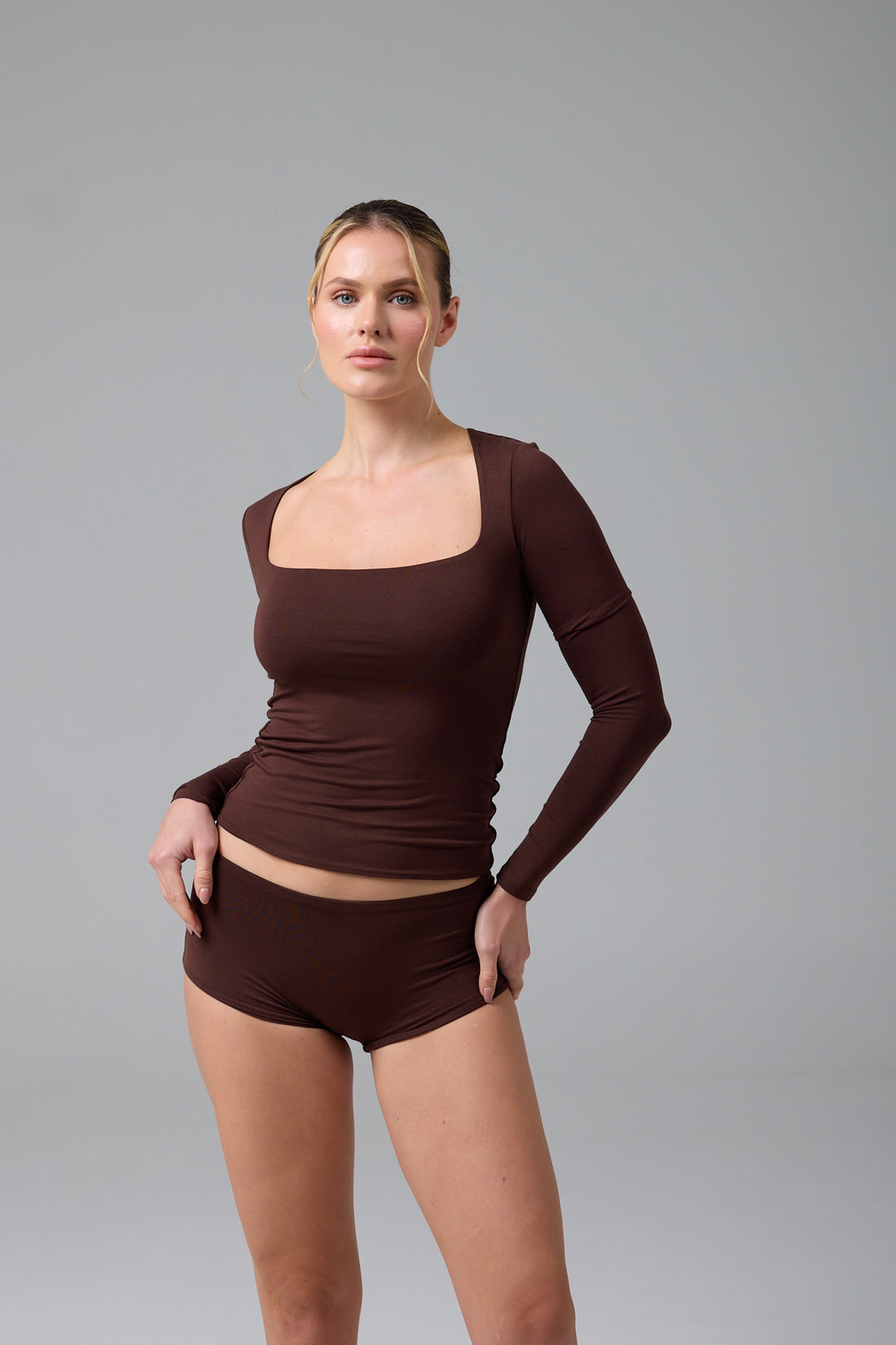 HELEN - KARE YAKA UZUN KOL T-SHIRT - CHOCOLATE