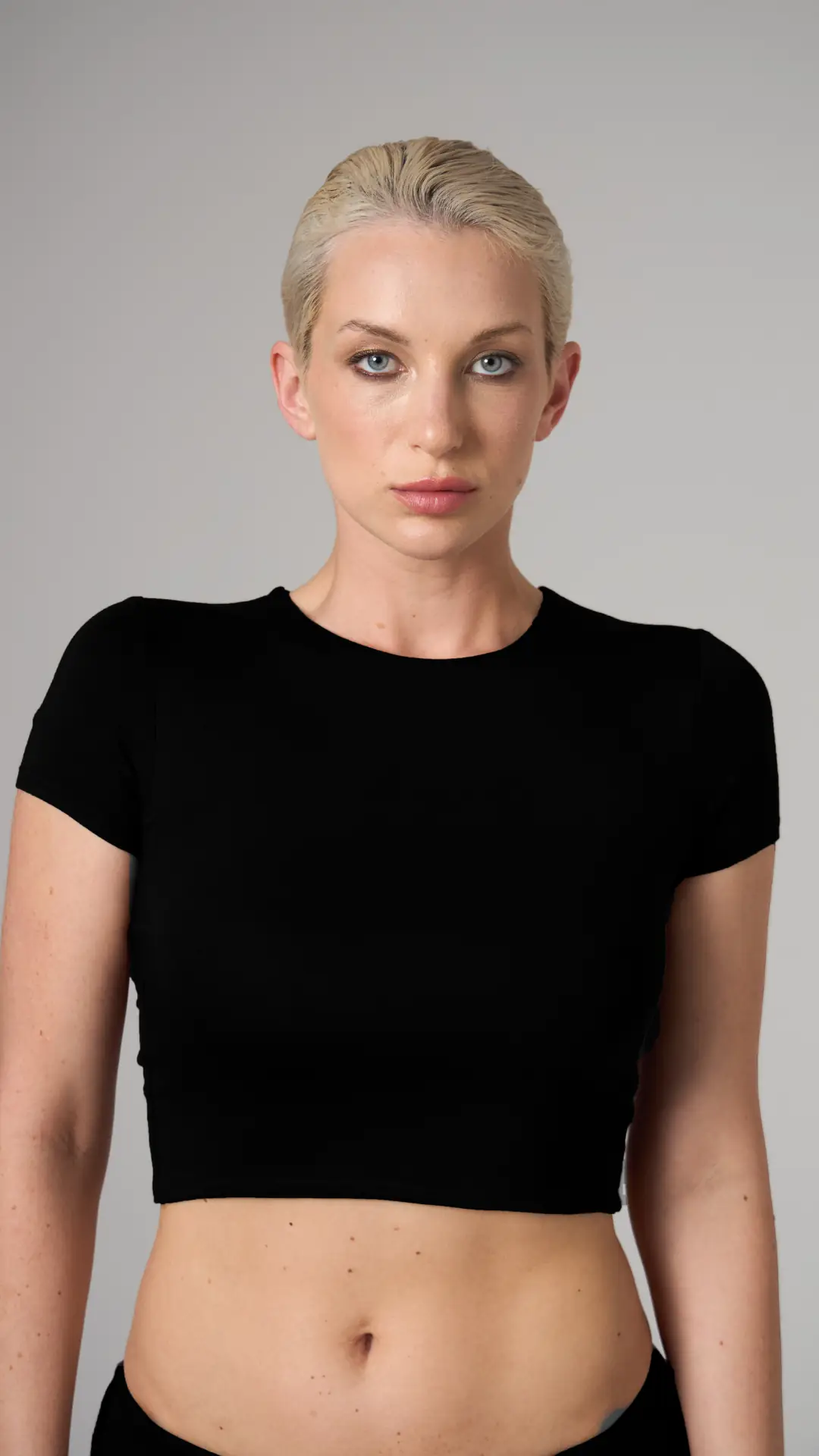 OZY - YUVARLAK YAKA KAP KOL CROP T-SHIRT — 2