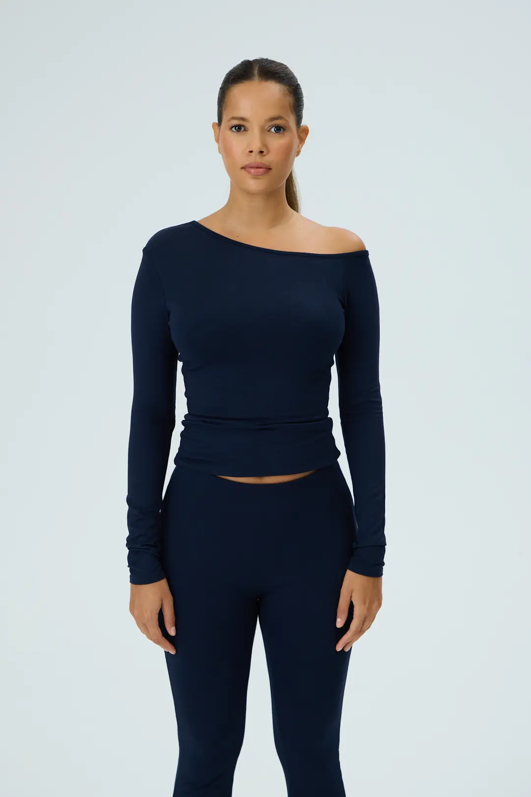 SERENE - ASİMETRİK TEK OMUZ DETAY T-SHIRT — 1