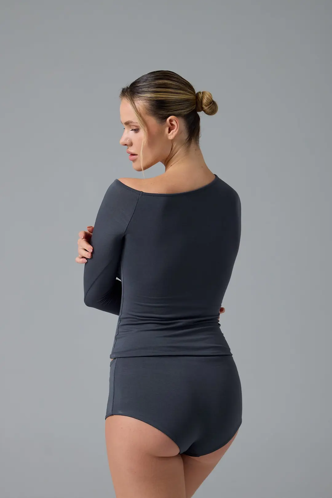 SERENE - ASİMETRİK TEK OMUZ DETAY T-SHIRT — 6