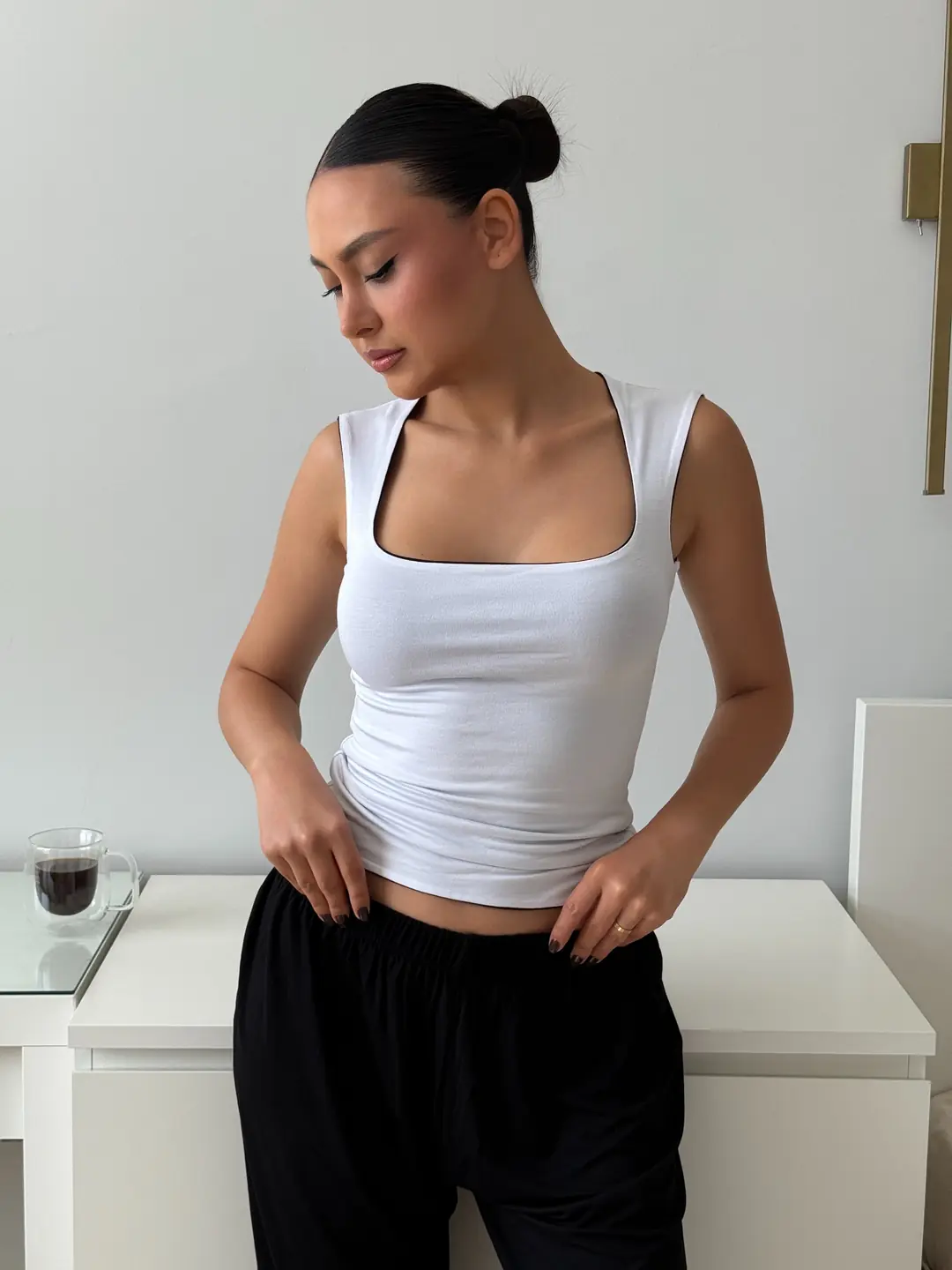 HELEN DUAL - ÇİFT TARAFLI & ÇİFT RENKLİ KOLSUZ FORM T-SHIRT — 5