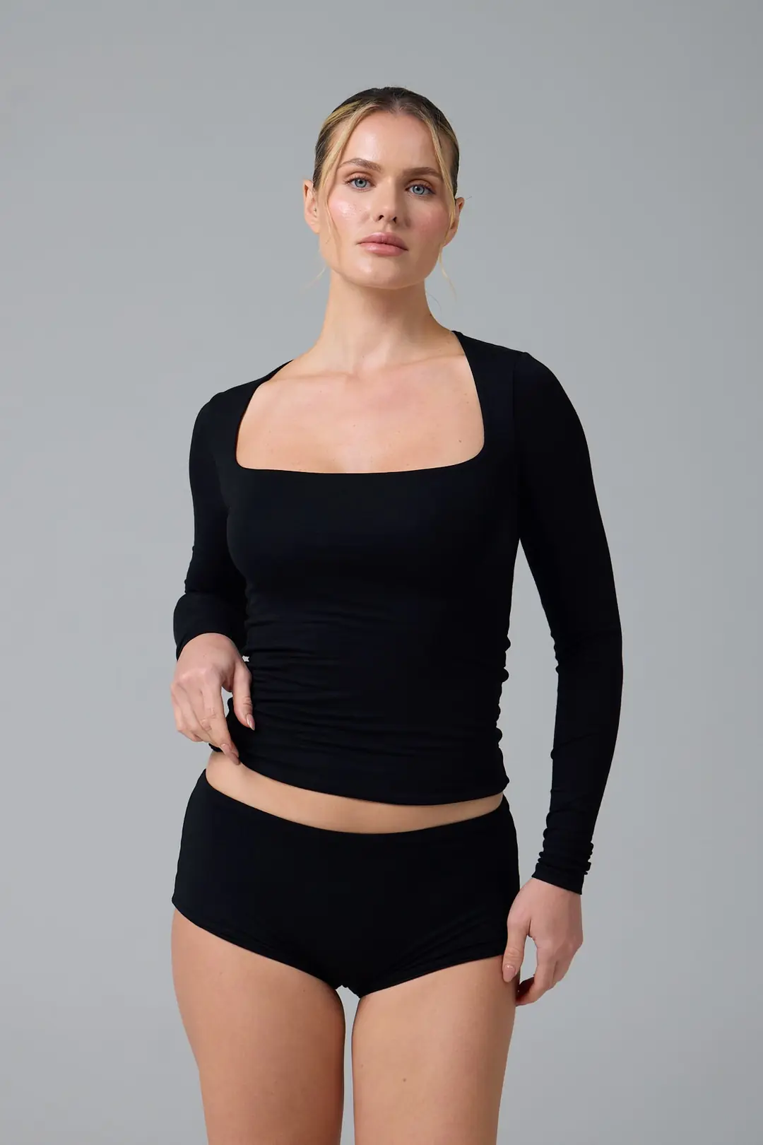 HELEN - KARE YAKA UZUN KOL T-SHIRT - SİYAH