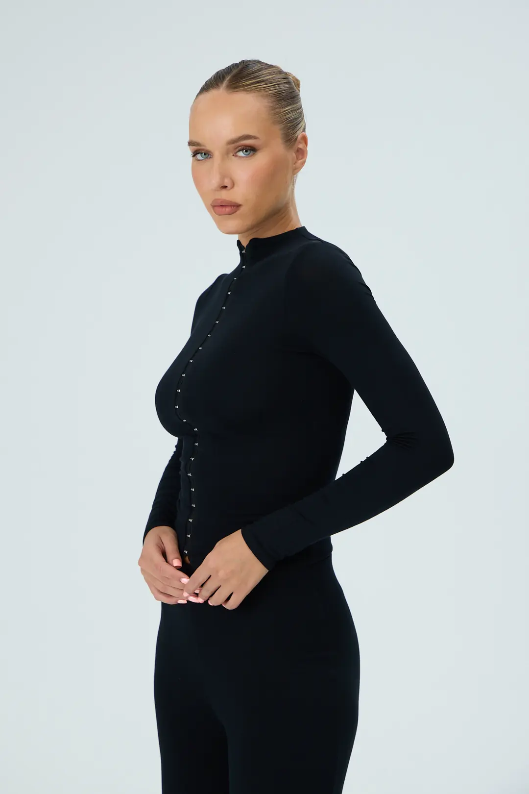 SALOME - YÜKSEK YAKA ÖN AGRAF DETAYLI T-SHIRT — 7