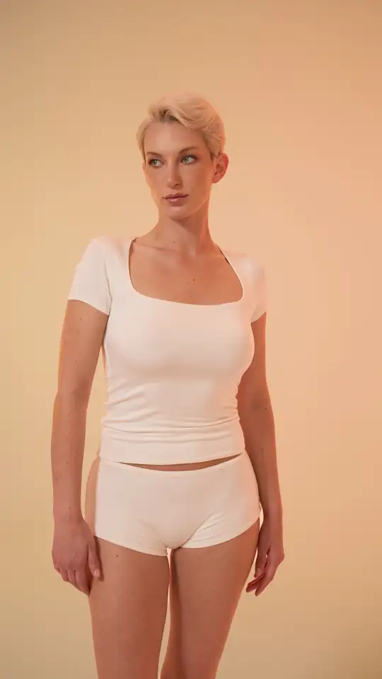 Helen - Kare Yaka Kap Kol T-Shırt