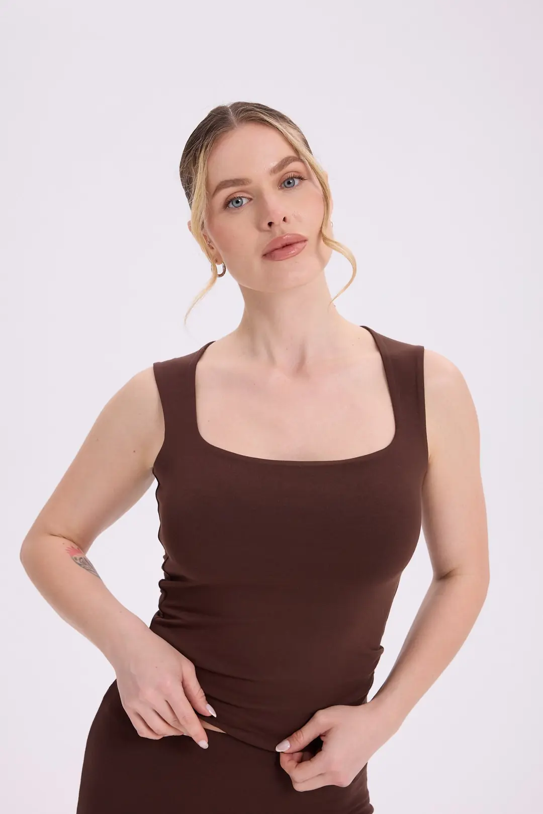HELEN - KOLSUZ FORM TOP - CHOCOLATE
