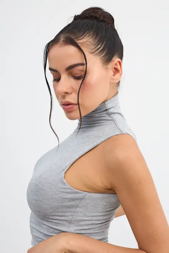 Miss - Balıkçı Yaka Kolsuz T-Shırt