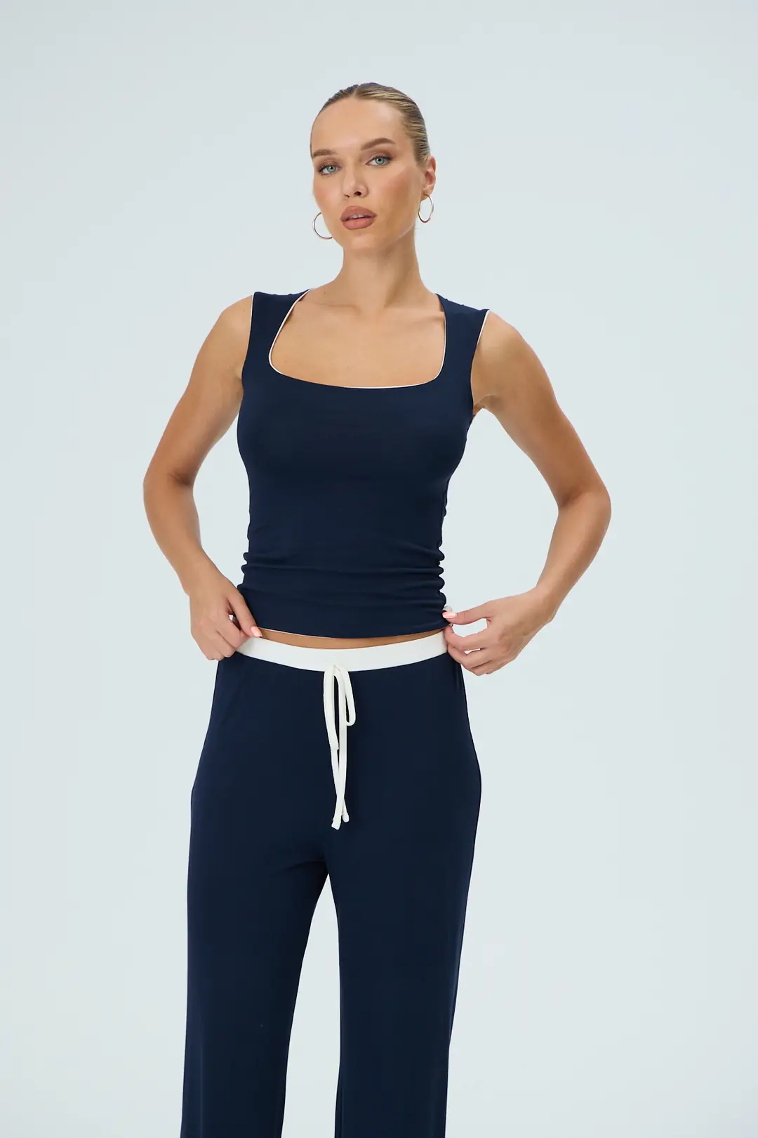 HELEN DUAL - ÇİFT TARAFLI & ÇİFT RENKLİ KOLSUZ FORM T-SHIRT — 3