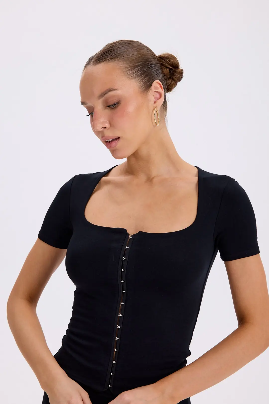 TUGBAÉ - KARE YAKA AGRAF KAPAMALI KISA KOL TOP — 8