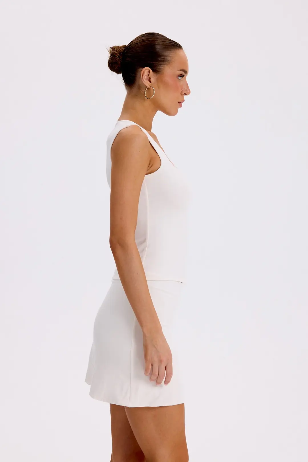 TUGBAÉ - KARE YAKA AGRAF KAPAMALI KOLSUZ TOP - CREAM