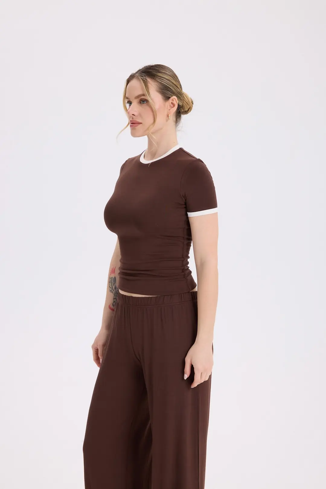 OZY - KONTRAST DETAY KISA KOL T-SHIRT — 7