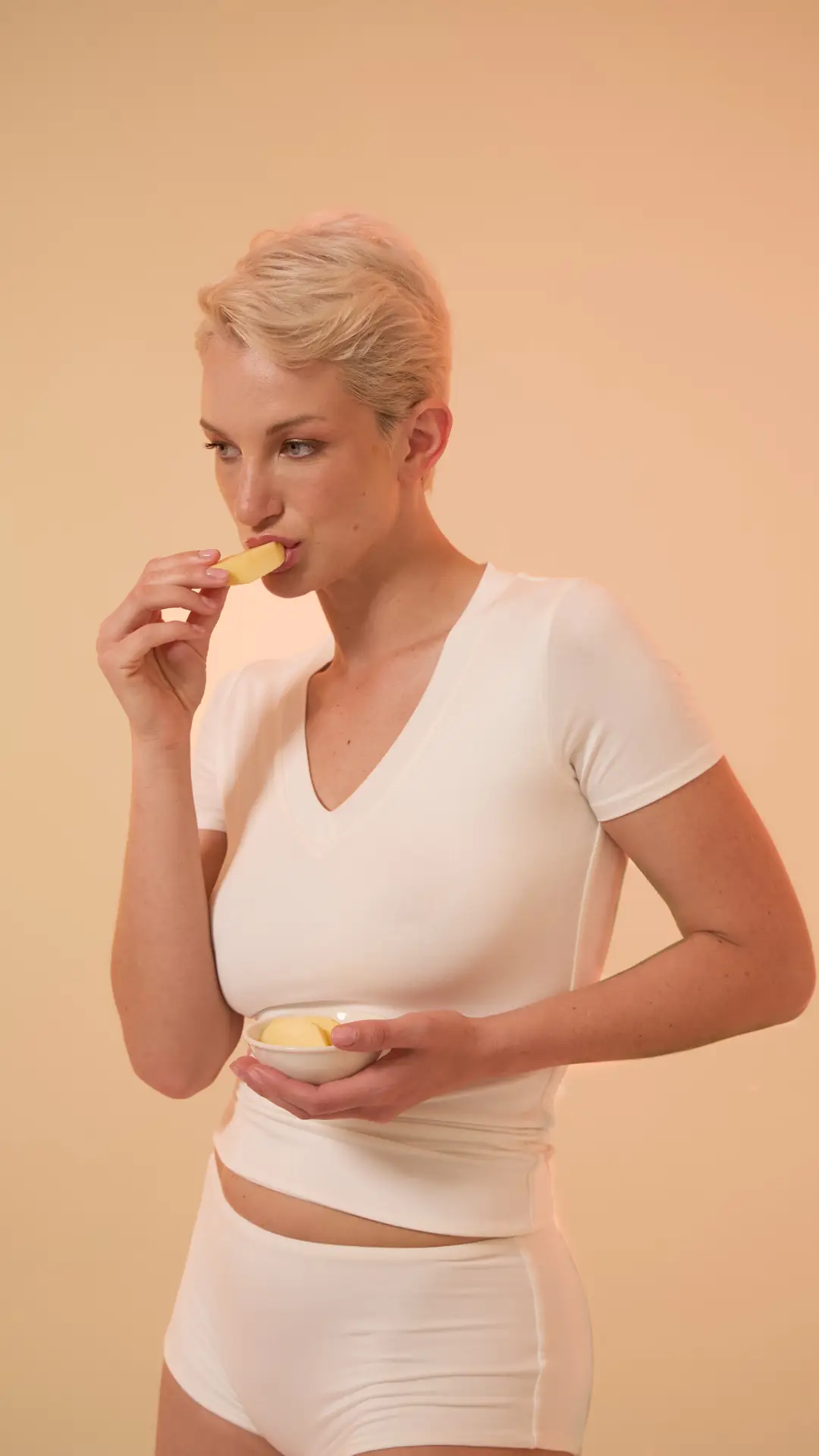 V YAKA KISA KOL T-SHIRT — 3
