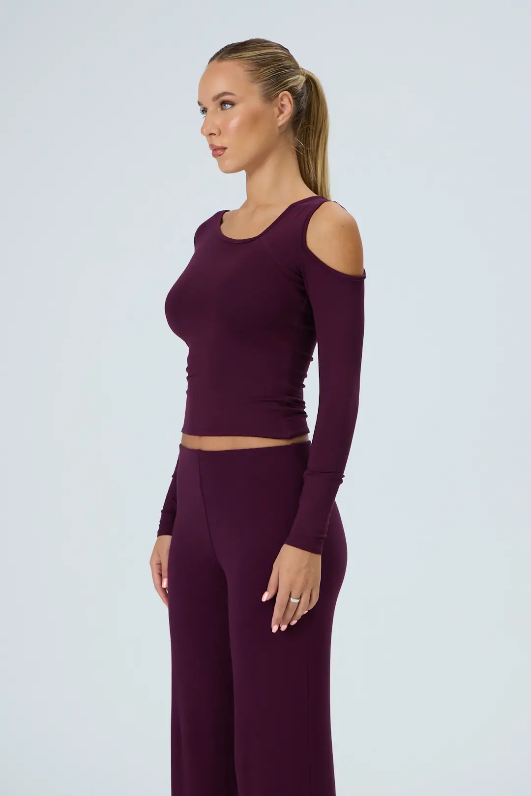 NOLA - KÖŞELİ ÇAPRAZ YAKA OMUZ DETAYLI T-SHIRT - MULBERRY