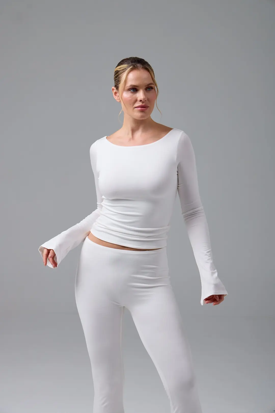 HÖFLICH - KAYIK YAKA FLARE KOL T-SHIRT — 1
