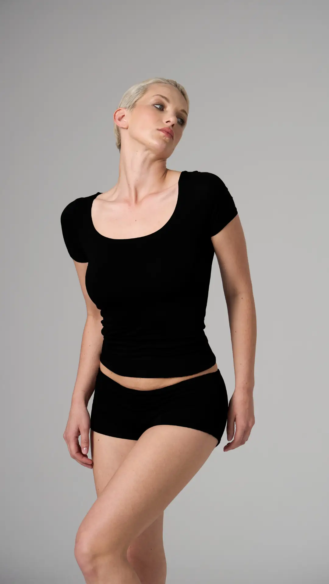 GNC - KISA KOLLU U YAKA T-SHIRT — 2