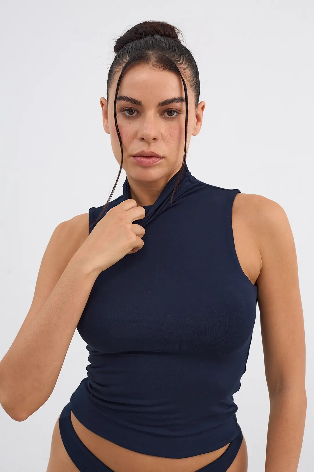 MİSS - BALIKÇI YAKA KOLSUZ T-SHIRT — 2