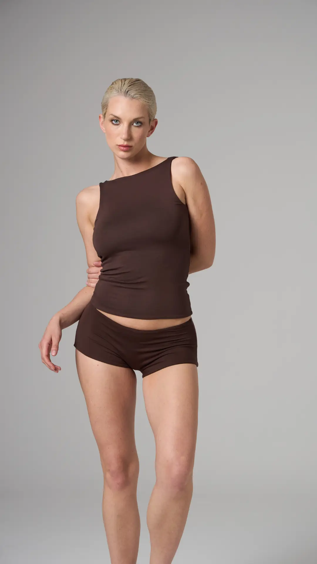 DEEP - KAYIK YAKA SIRT DETAY KOLSUZ T-SHIRT — 3