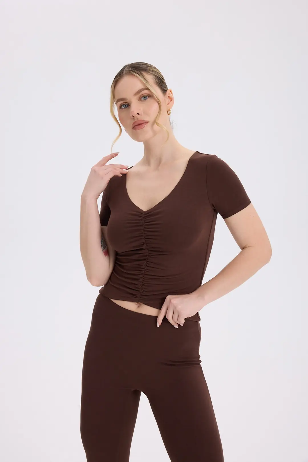 VIRGO - V YAKA BÜZGÜ DETAYLI T-SHIRT — 4
