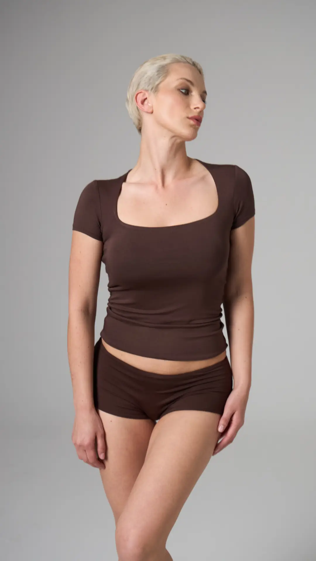 HELEN - KARE YAKA KAP KOL T-SHIRT — 3