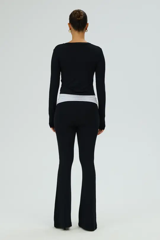Late Checkout - V Yaka Parmak Geçmeli Homewear Üst