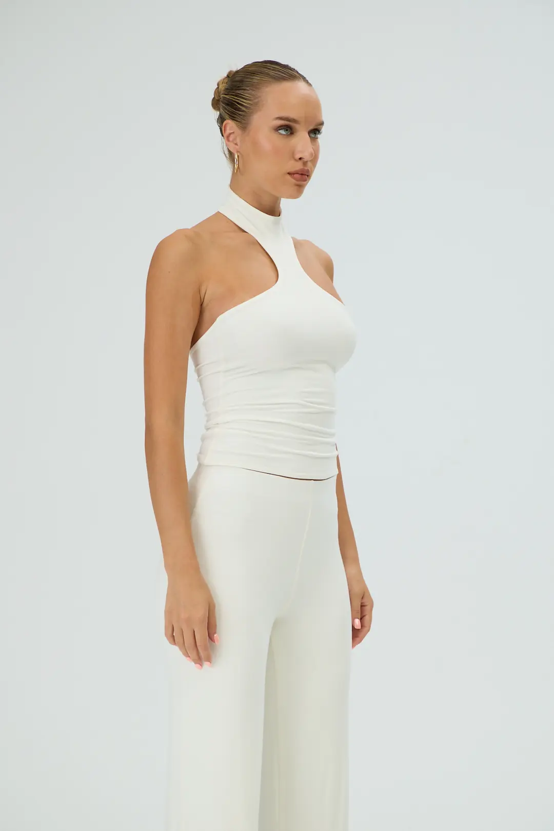 SANDS - YÜKSEK YAKA KUM SAATİ FORM KOLSUZ T-SHIRT — 3