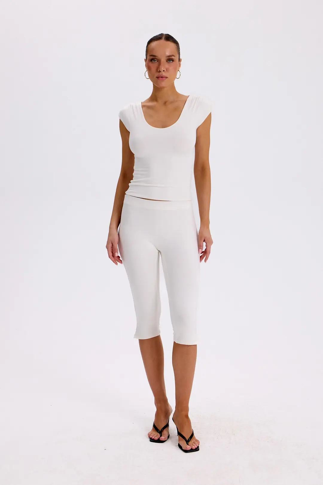 SECOND SKIN - CAPRI LEGGINGS — 1