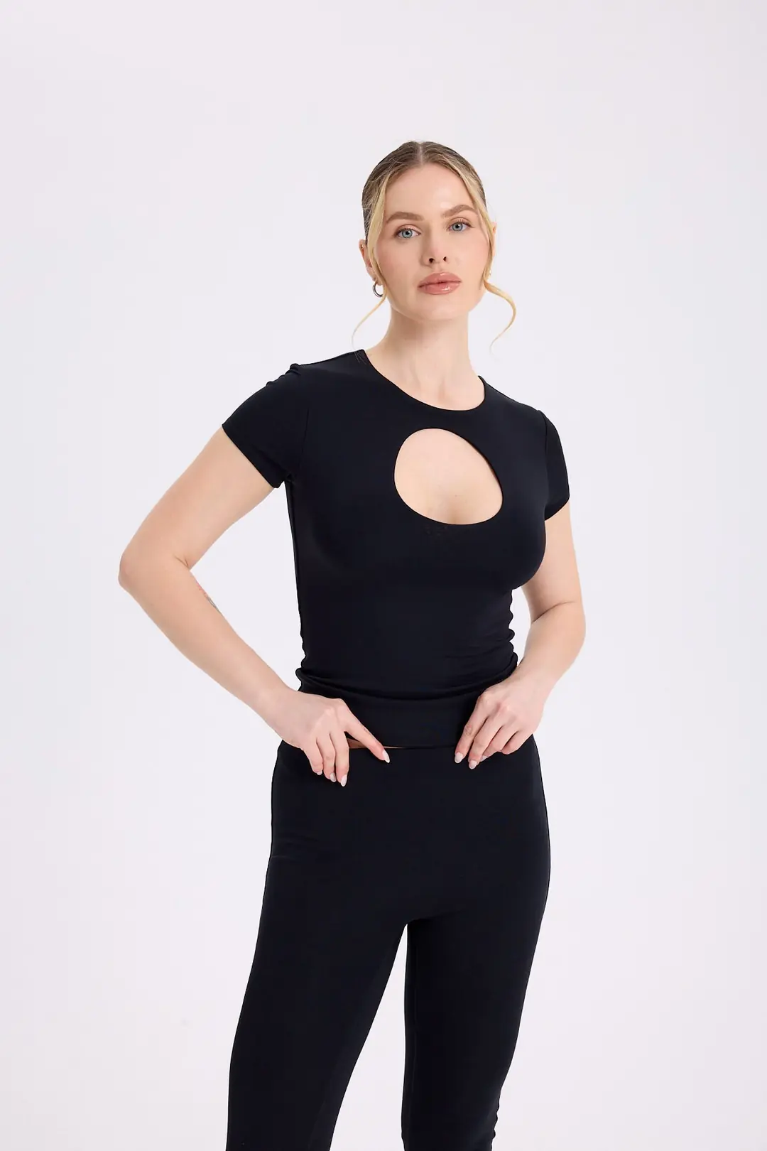 ELORA - CUT OUT DETAYLI TOP — 3