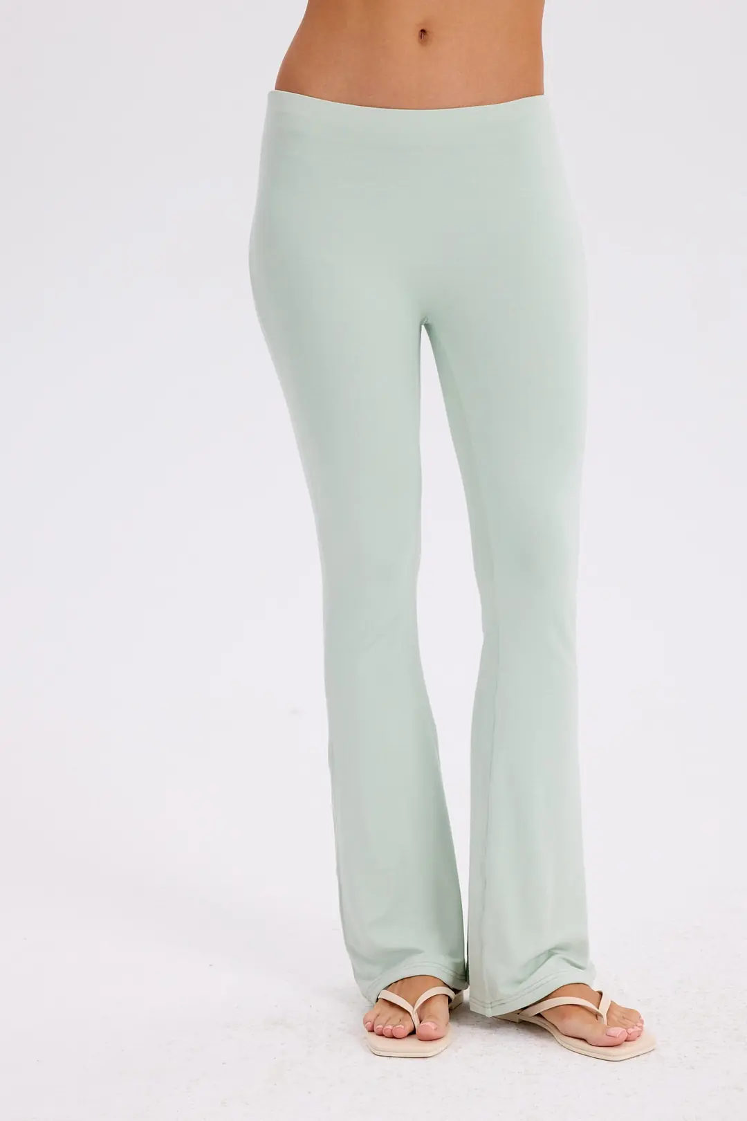 PRO-TECHNICAL FLARED LEGGINGS - MATCHA