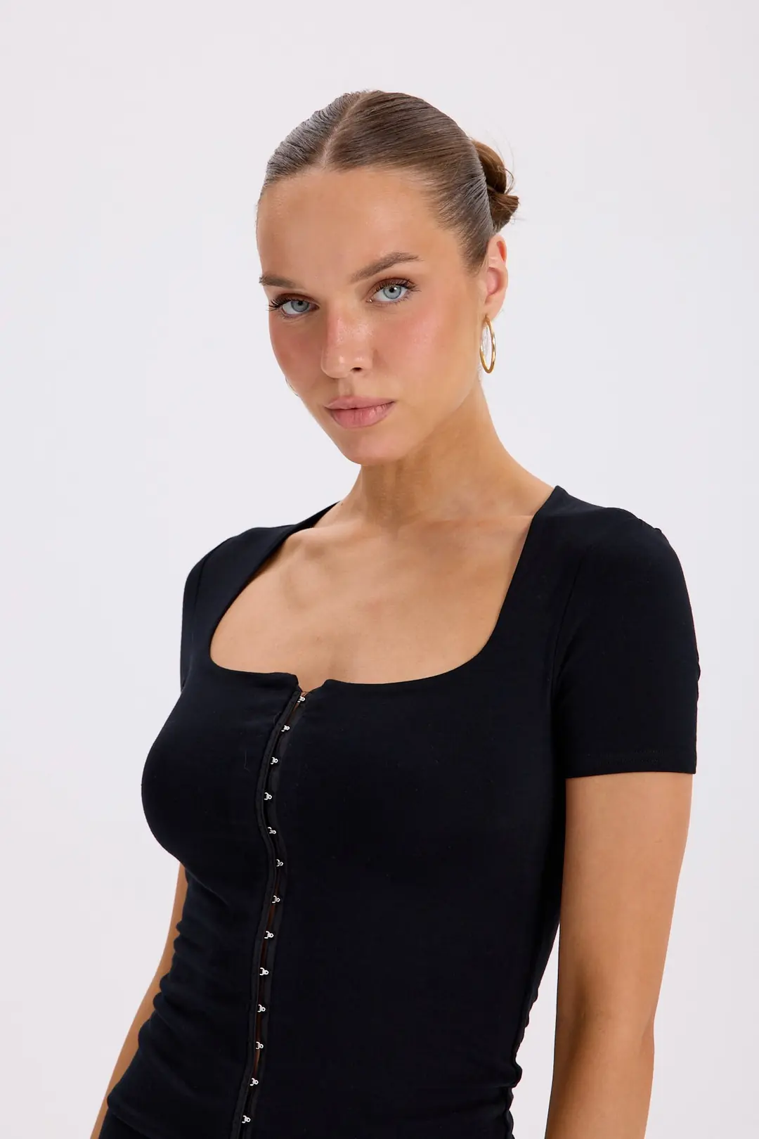 TUGBAÉ - KARE YAKA AGRAF KAPAMALI KISA KOL TOP — 7