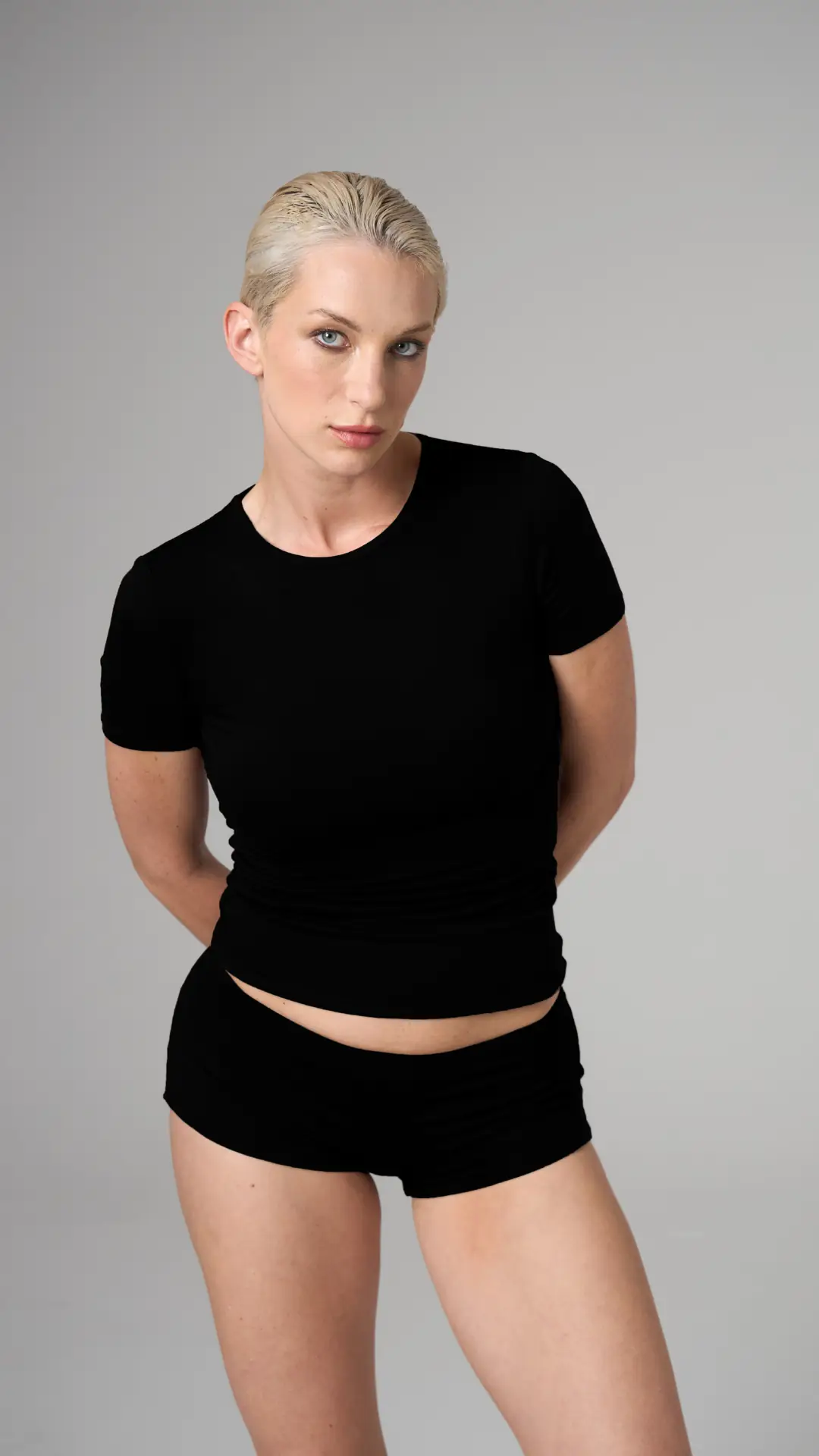 OZY - KISA KOLLU T-SHIRT — 1