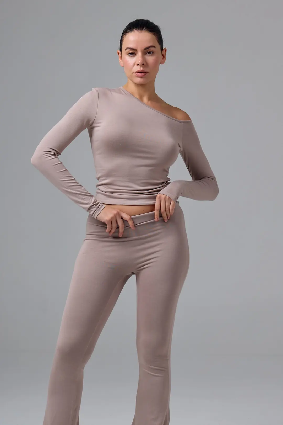 SERENE - ASİMETRİK TEK OMUZ DETAY T-SHIRT — 1