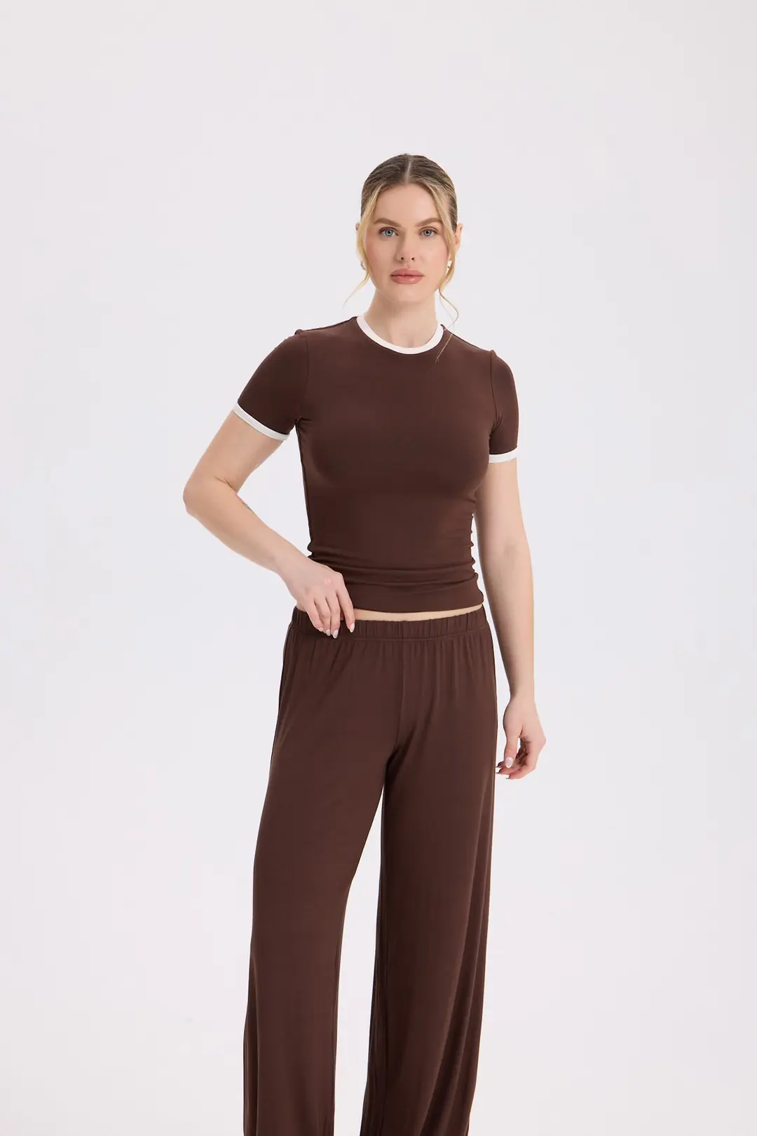 OZY - KONTRAST DETAY KISA KOL T-SHIRT — 3