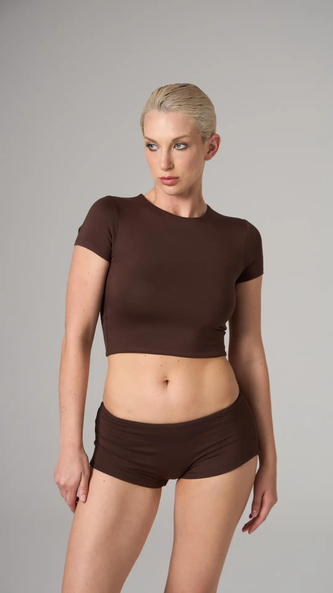 OZY - YUVARLAK YAKA KAP KOL CROP T-SHIRT — 3
