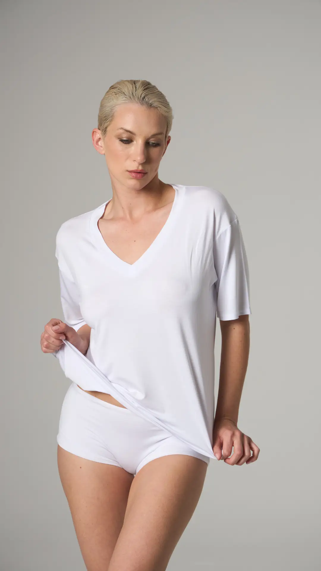 V YAKA T-SHIRT — 3