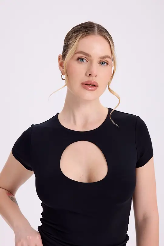 Elora - Cut Out Detaylı Top