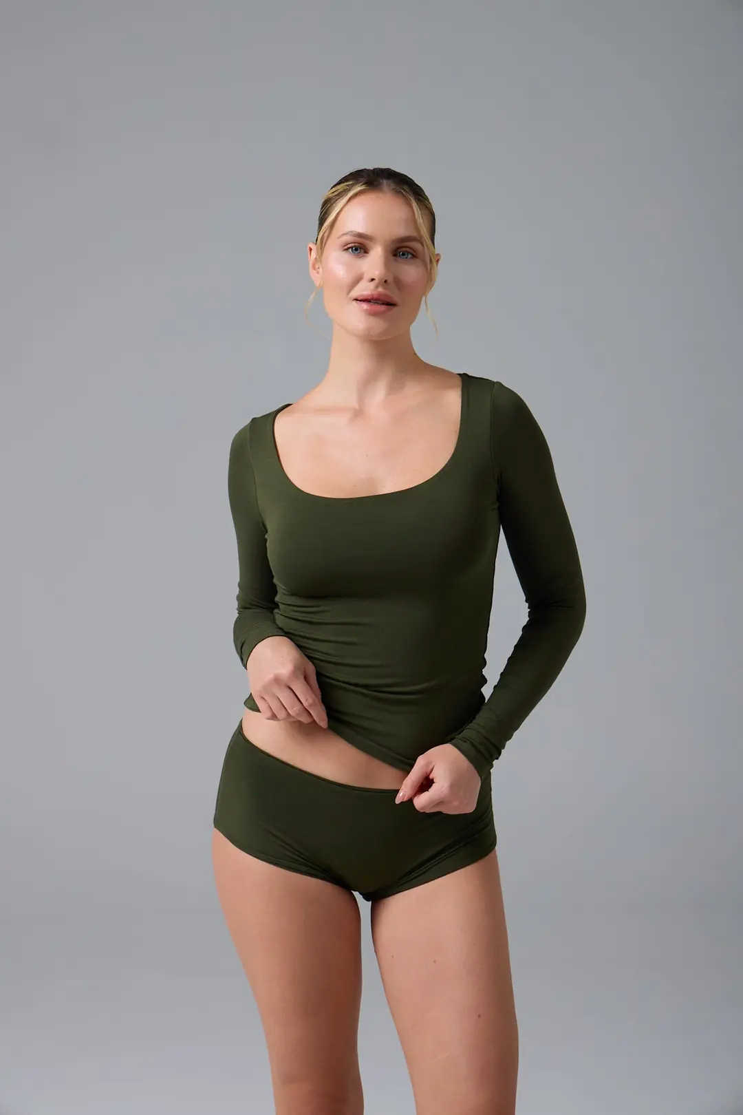 GNC - U YAKA UZUN KOL T-SHIRT — 1