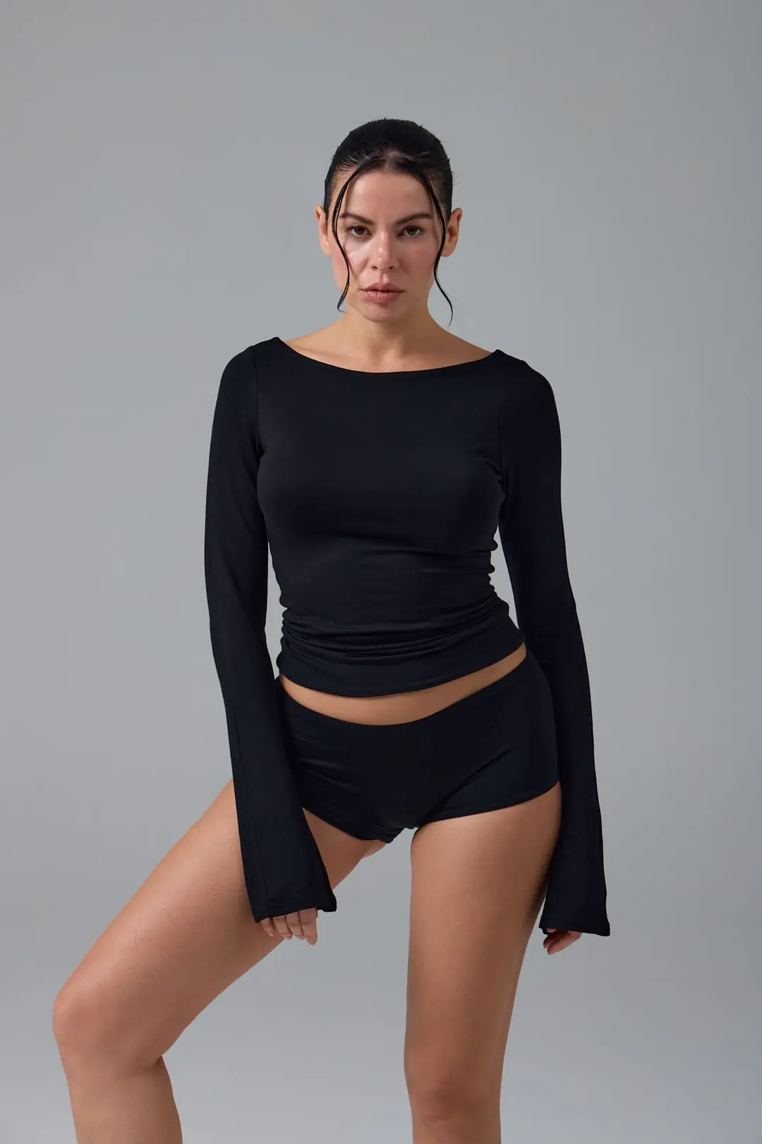 HÖFLICH - KAYIK YAKA FLARE KOL T-SHIRT — 2