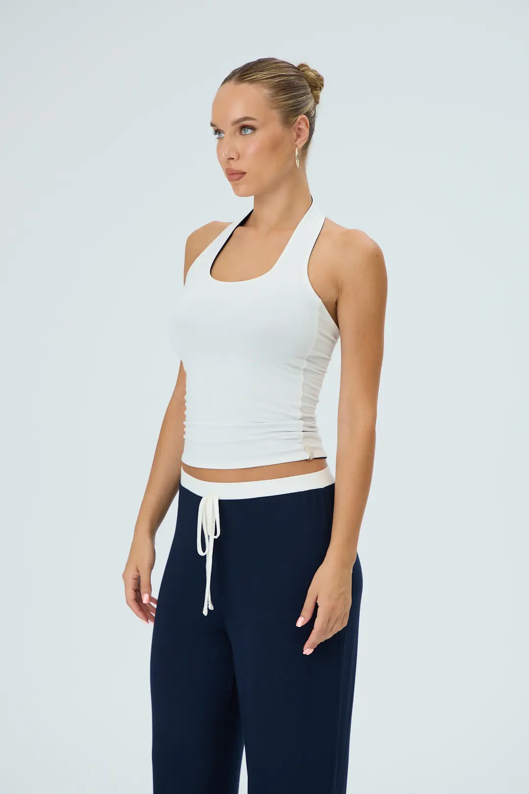 VALÉRA DUAL - ÇİFT TARAFLI & ÇİFT RENKLİ AÇIK SIRTLI BOYUN BANTLI T-SHIRT — 3