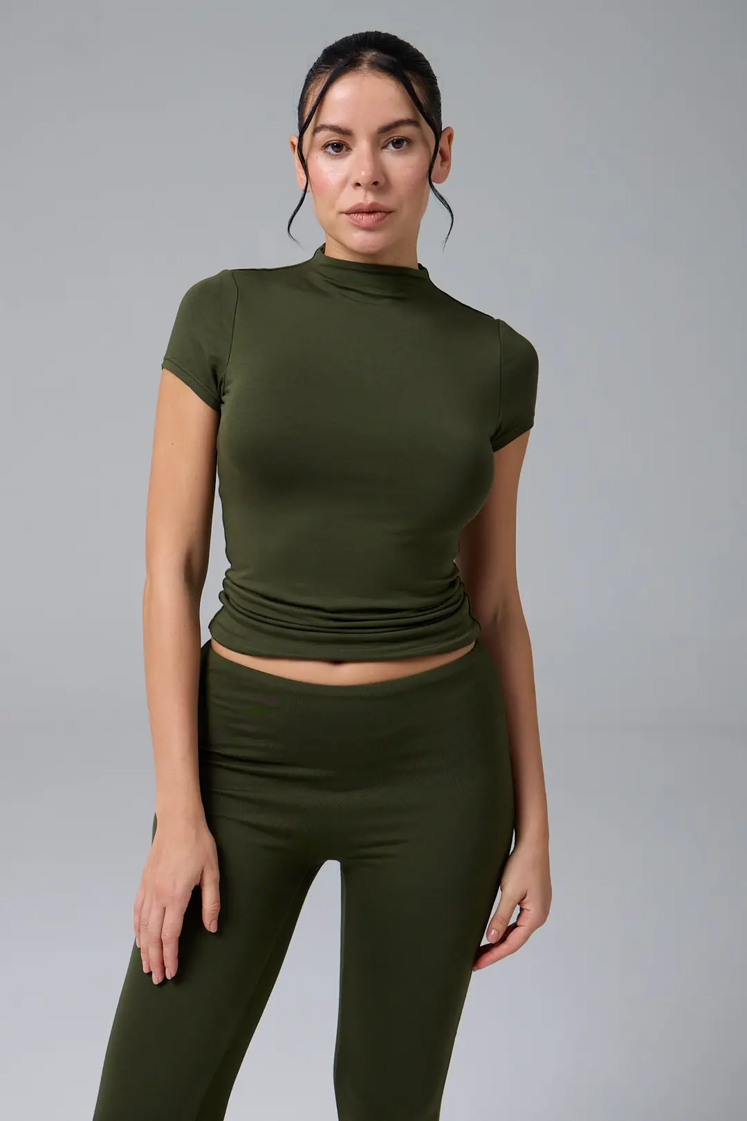 MUAZE - YARIM BOĞAZ YAKA AY KOL T-SHIRT — 1