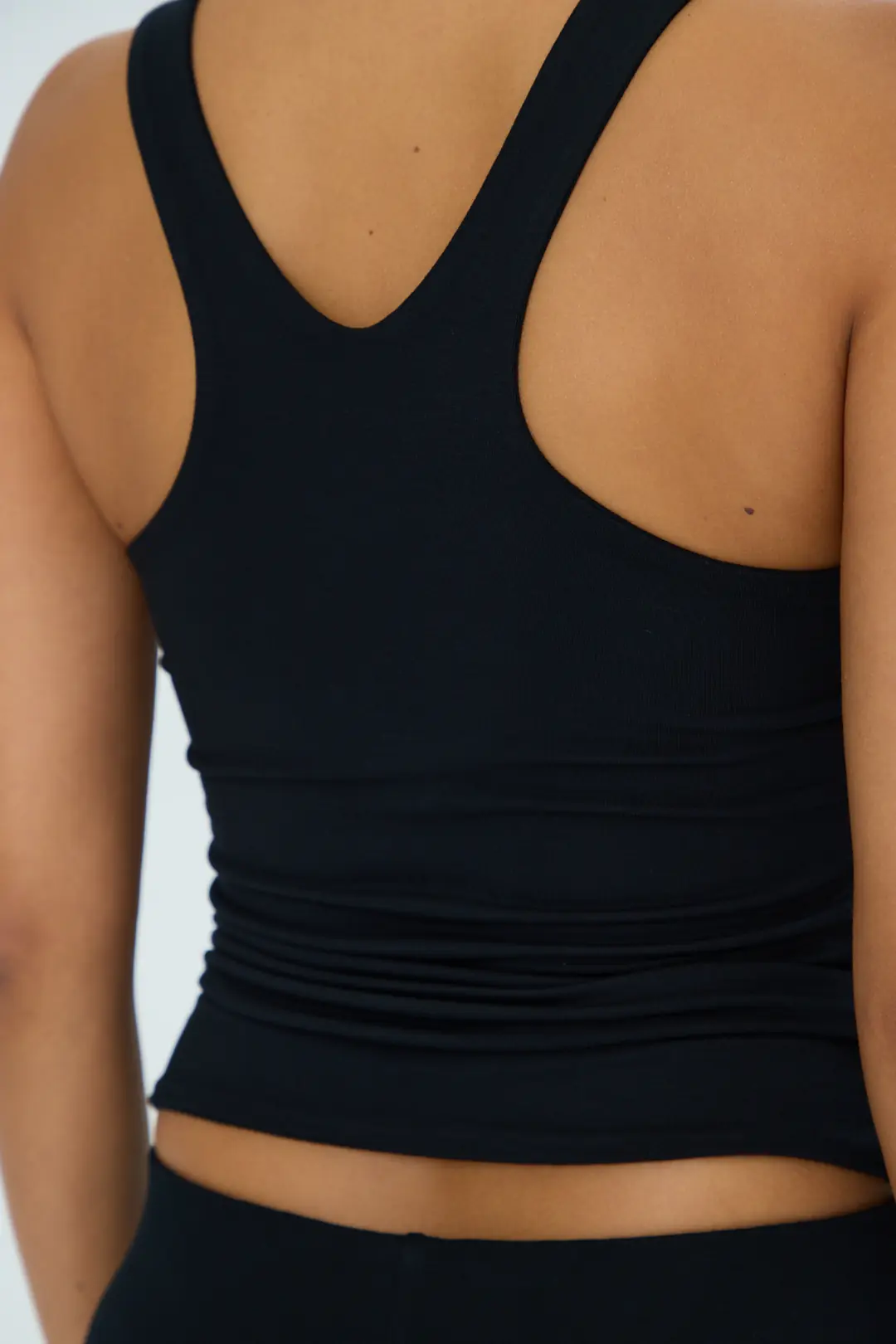SUNDAY - ÖN-ARKA V FORM KOLSUZ T-SHIRT — 6