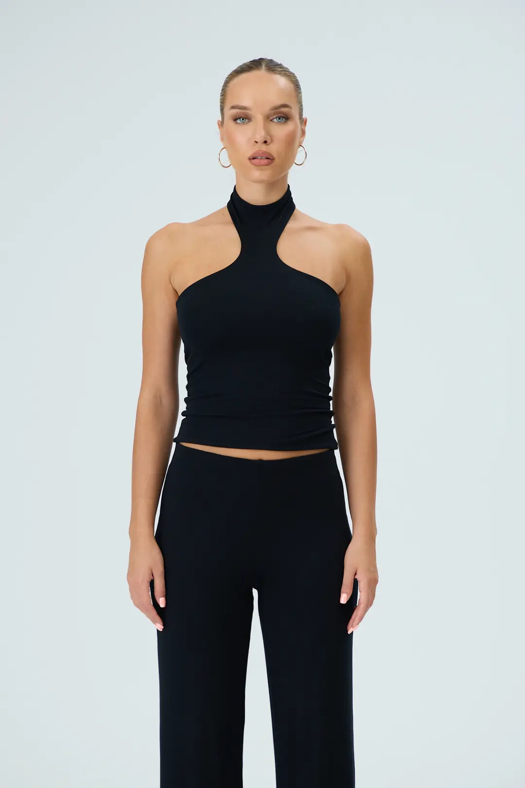 SANDS - YÜKSEK YAKA KUM SAATİ FORM KOLSUZ T-SHIRT — 1