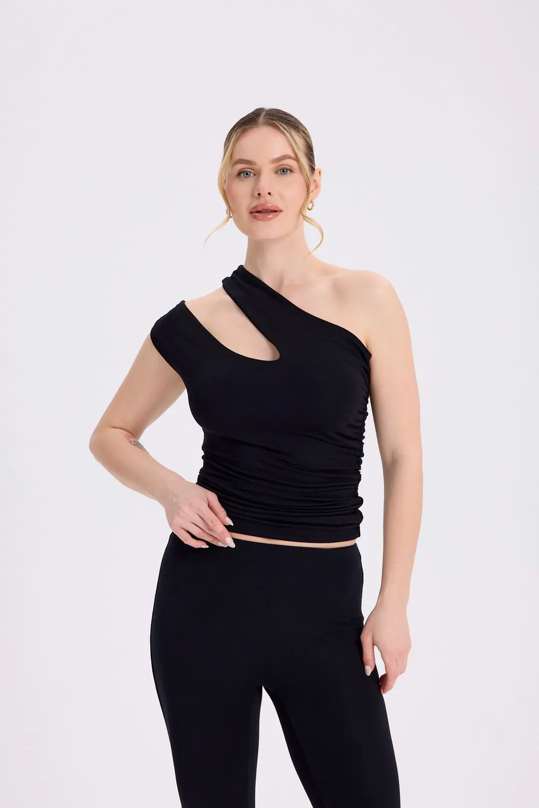 NOIRE - TEK OMUZ KESİK DETAYLI TOP — 1